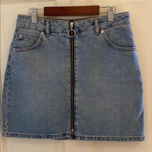 Topshop Dresses & Skirts - Cute zip up denim mini skirt - great condition!